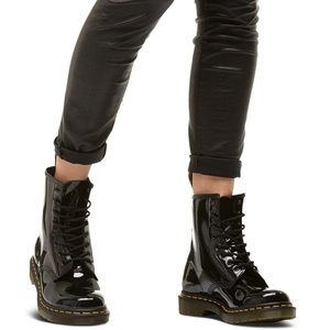 Doc Dr. Martens 1460 black patent leather combat boots🖤7